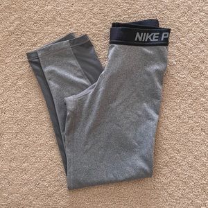 🚫SOLD on Mercari🚫 Nike Pro Capri’s